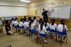 DSC02101 2年生は,英語活動をしています。元気です!\