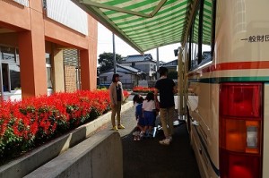 DSC02237 県の視覚検診車がやってきました。\