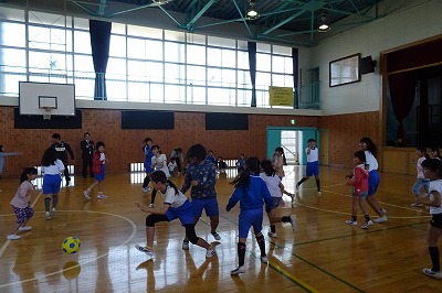 DSC02833 女子 対 石井監督+状況員のドッジボールです。\\