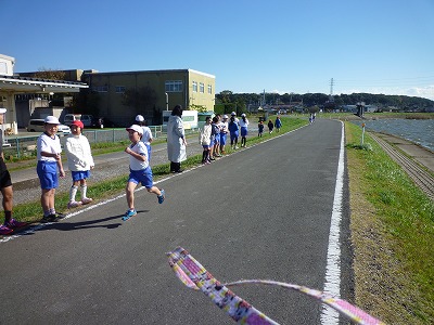 P1050723 みんな一生懸命走っています。だからみんな偉いんです!\