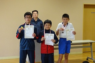 DSC03450 5・6年生の表彰です。\