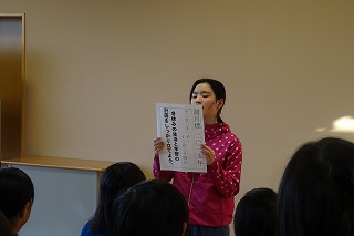 DSC03822 今週の目標です。「冬休みの学習や生活の計画をしっかり立てよう」です。\\\
