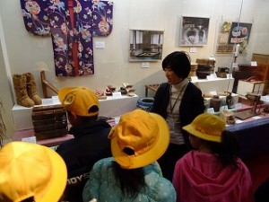 DSC00403 説明をしてくださいました。\