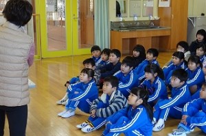 DSC03901 子ども達も集中しています。\