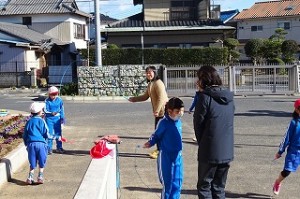 DSC03932 2年生と保健の先生