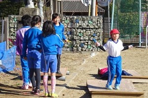DSC03961 短縄をがんばる子どもたち