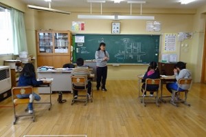 DSC04150 4年生は「鹿島城」の勉強をしていました。どんなお城だったのだろう?\