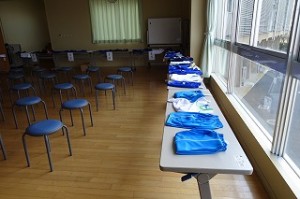 DSC04156 議事内容は,「新しいジャ-ジについて」です。みんなで決めます。\