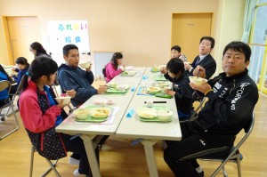DSC04340 今日のメニューは,麻婆豆腐・春巻き・ワンタンスープ・ごはん・牛乳のおいしい中華でした。\\\\