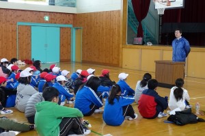 DSC04482 閉会式での校長先生の話