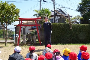 DSC05106 校長先生からは,「今日の避難訓練は,短い時間で素早く避難できて今日のよかったです。」とお話がありました。\