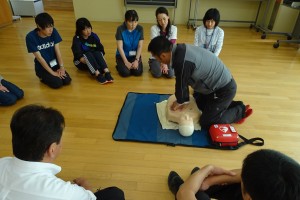 DSC04828 ALSOKの方が講師として来校されました。\