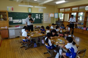 s-DSC05117 ペア、グループ等でたくさん対話しながら学んでいます\\
