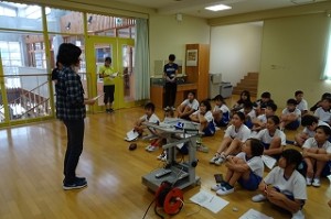s-DSC05482 養護の先生からは、健康に関する保健指導です\