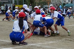 s-DSC05774 「豊津秋の陣」低学年ブロックのバトルです\