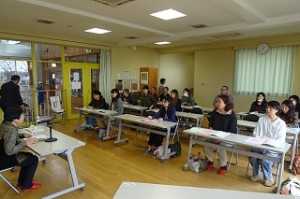 s-DSC06255 本校進学予定でない保護者の方も含めて、約15名来校されました